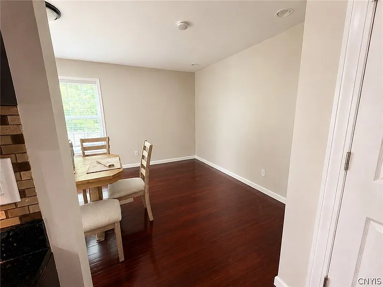 923 Emmett St — Photo 17