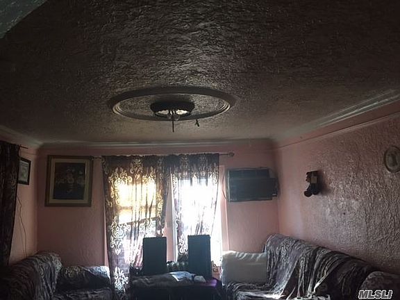3rd image of 836 Hempstead Blvd