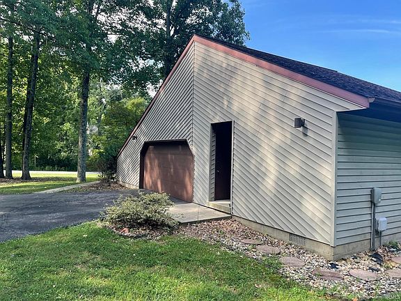4th image of 4104 W Meadowvale Dr