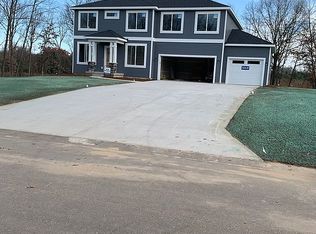 4582 Harbor View Dr SE, Grand Rapids, MI 49512