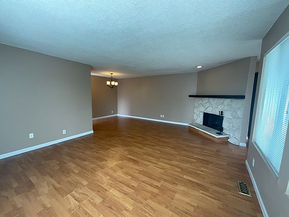 5th image of 17417 Ashworth Ave N Unit 101