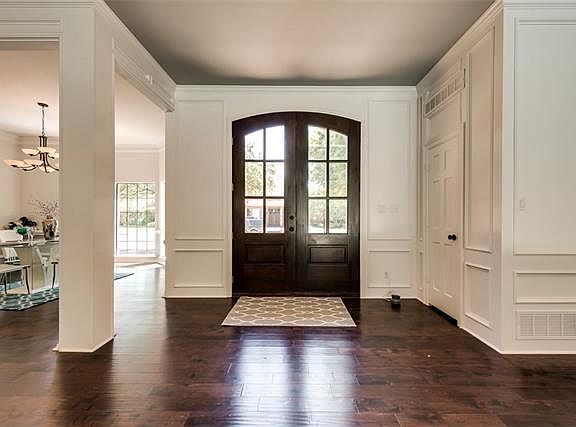 2nd image of 4835 Briargrove Ln