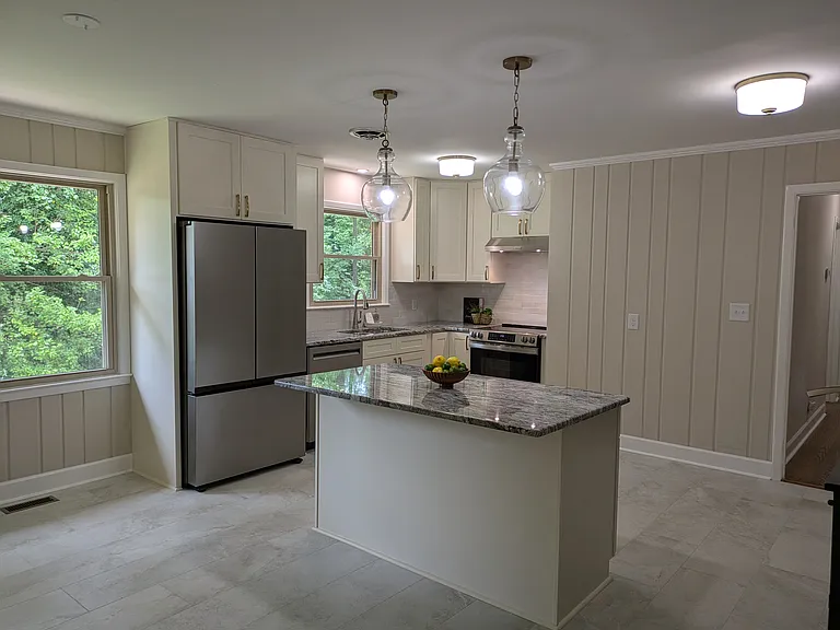 737 S Westview Dr — Photo 6