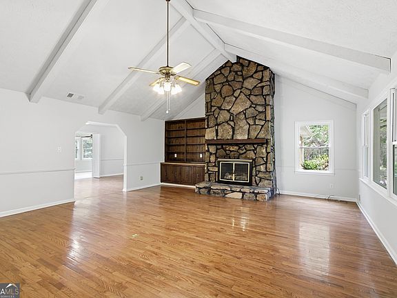 3rd image of 552 Rich Davis Rd