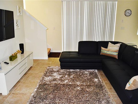 3rd image of 740 Las Fuentes Dr