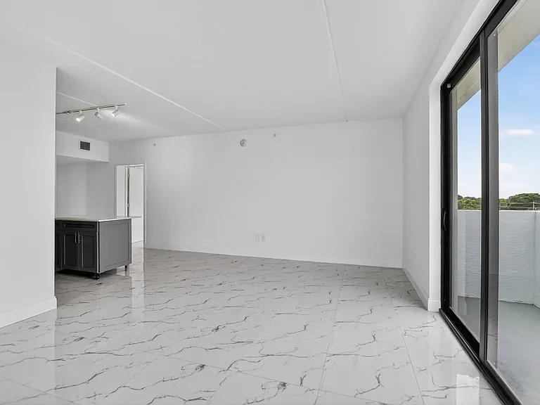 Boca Villas — Photo 17
