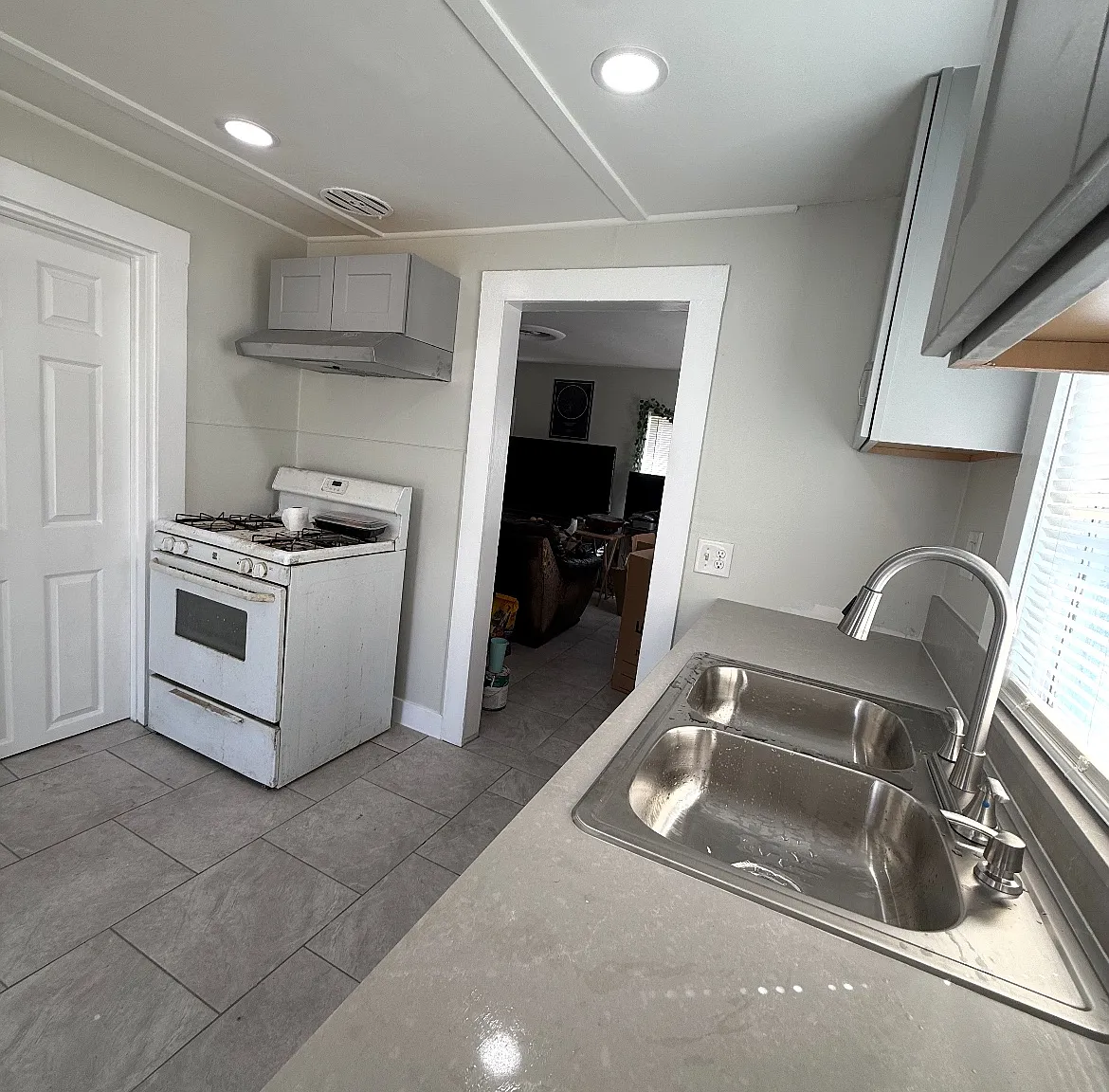 2 bed, 784 sqft, $1,700 — Photo 1
