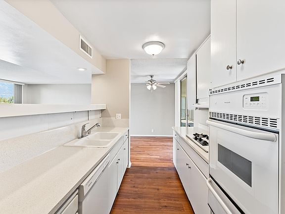 3rd image of 1155 E Del Mar Blvd #205