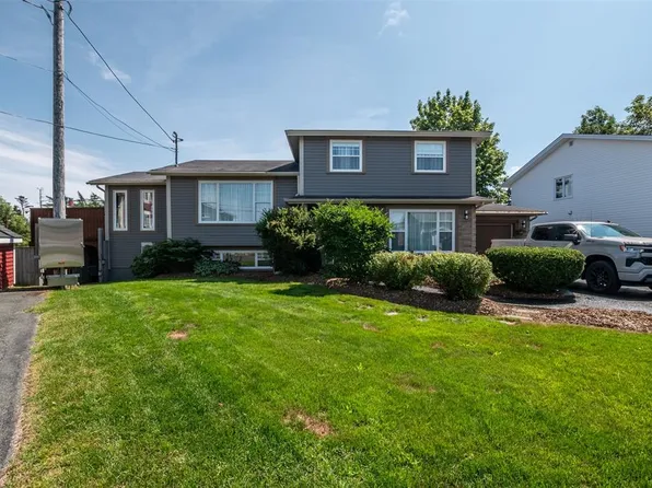 4 Emberley Place, Mount Pearl, NL A1N3E3