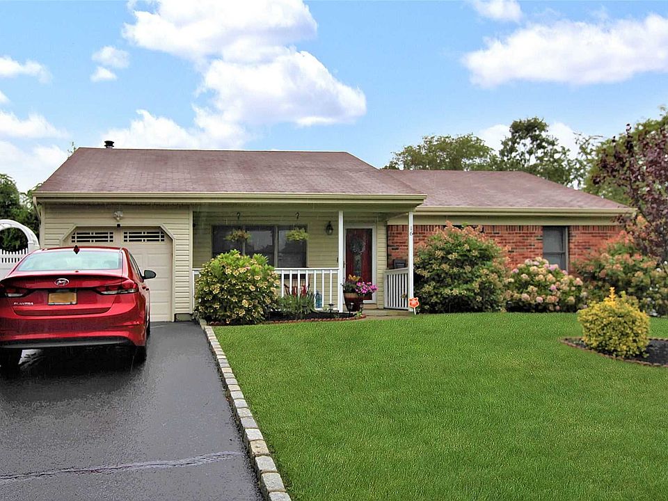 1st image of 16 Carol Ave