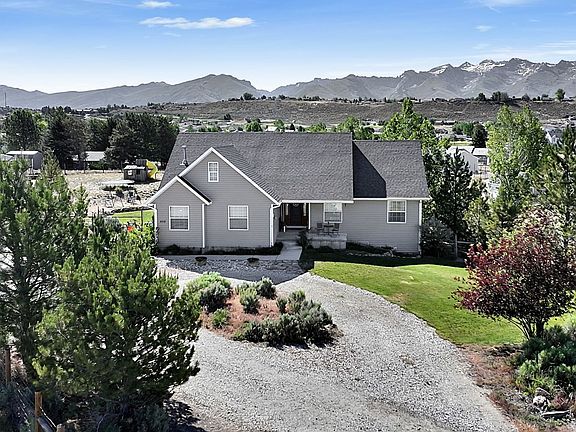 3rd image of 332 Flora Dr