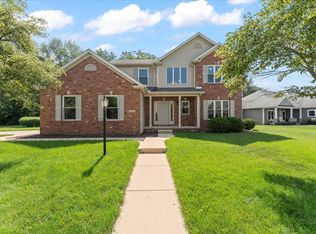 1808 Blue Bird Dr, Mahomet, IL 61853
