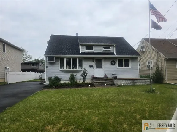 7 W James Pl, Iselin, NJ 08830