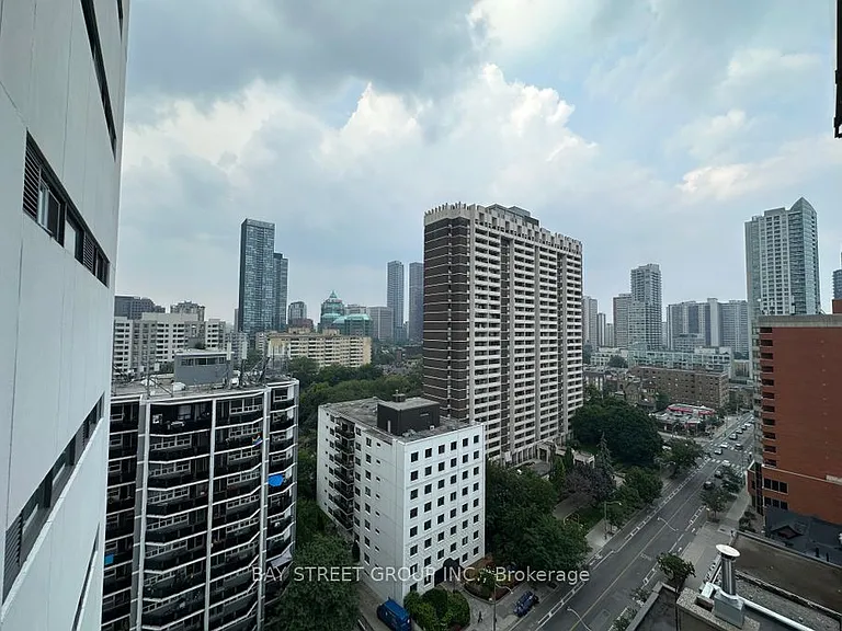 81 Wellesley St E #1408 — Photo 11