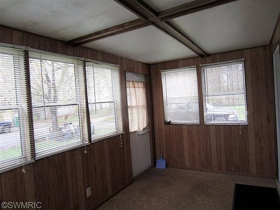 2nd image of 100 Maryland Dr