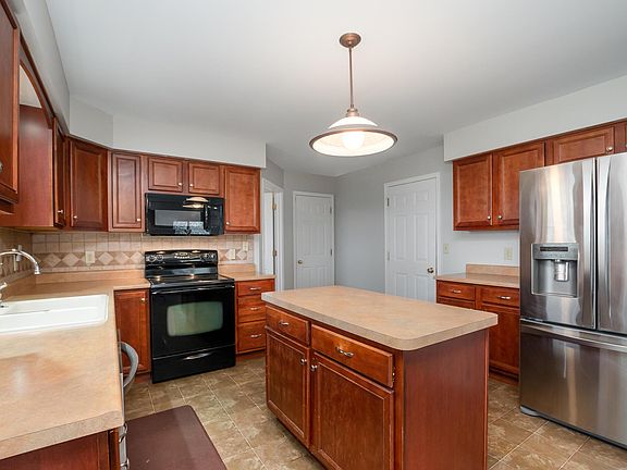 4th image of 2787 Coachlight Ln
