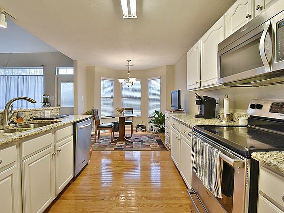 4th image of 8116 Faircrest Ln
