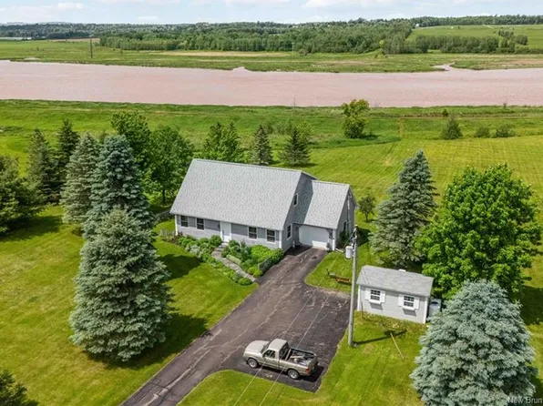 1373 Route 112, Riverview, NB E1J 1X4