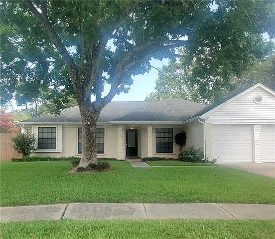 812 N Lake Verret Ct