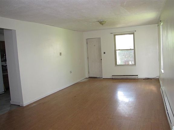 3rd image of 251 Flynn Place Ave