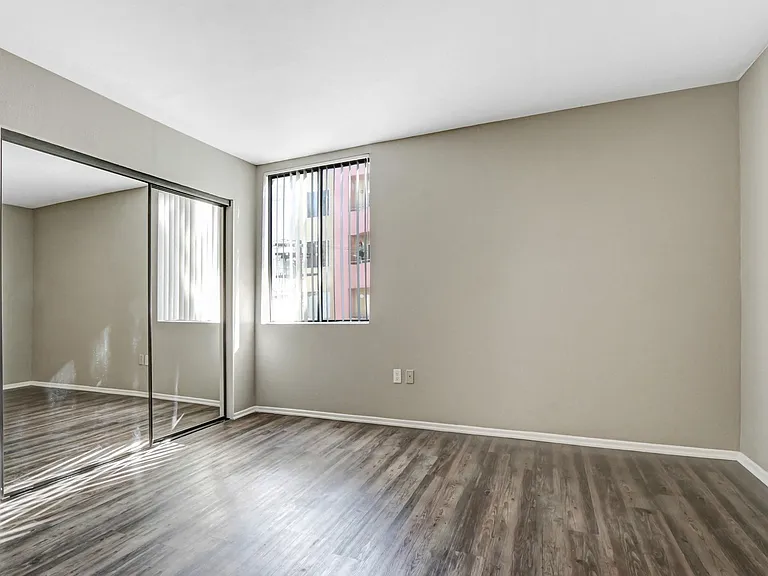 Franklin Place — Photo 33