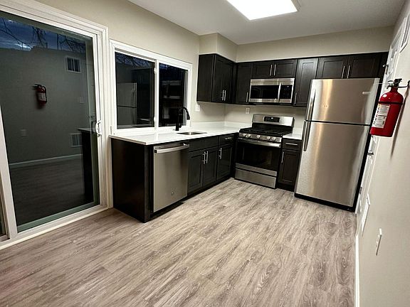 4th image of 230 Coventry Dr