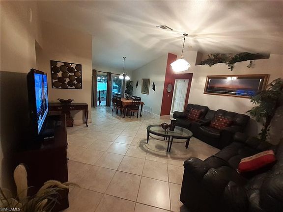 4th image of 118 NE 17th Ave