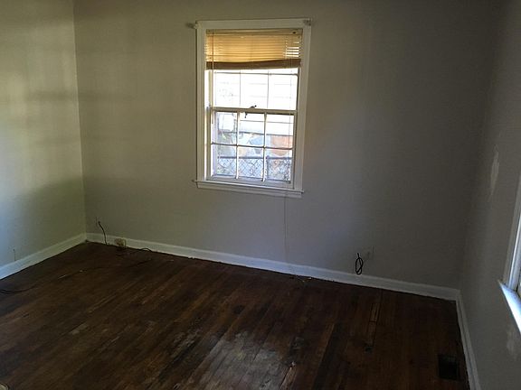 2nd image of 1617 Lombard Pl