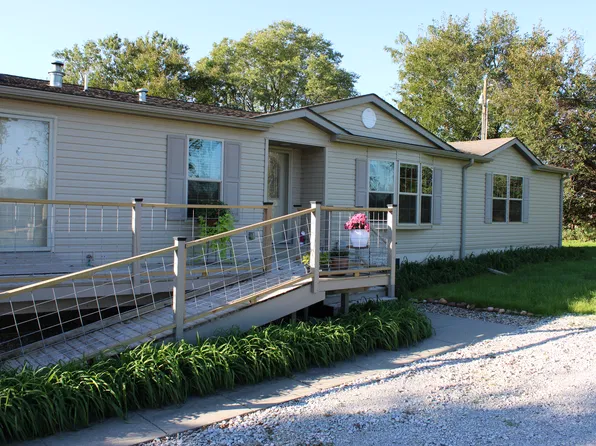 3170 Clarke St, Norwalk, IA 50211