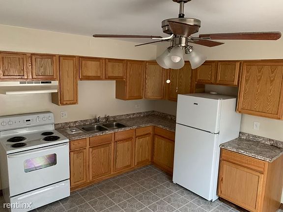 3rd image of 17735 Park Blvd APT 3