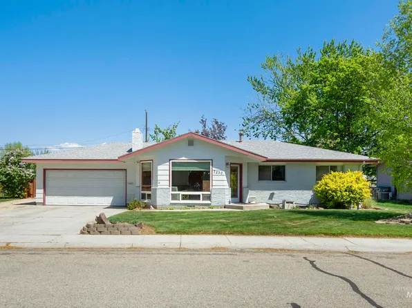 7230 W Alderbrook Dr, Boise, ID 83709