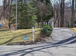 201 Old Center Grove Rd, Randolph, NJ 07869