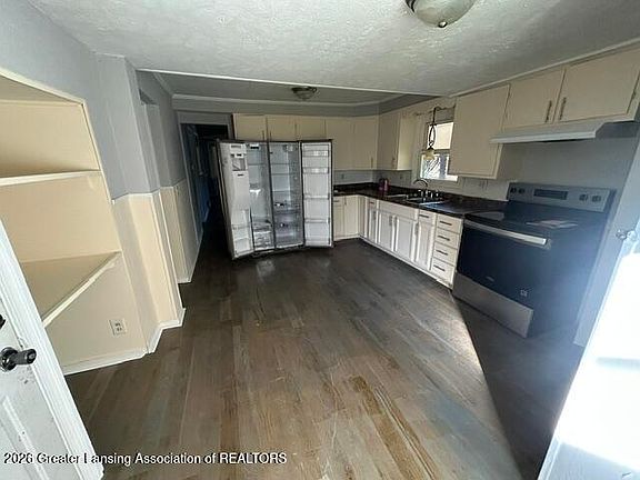 4th image of 5017 Christiansen Rd