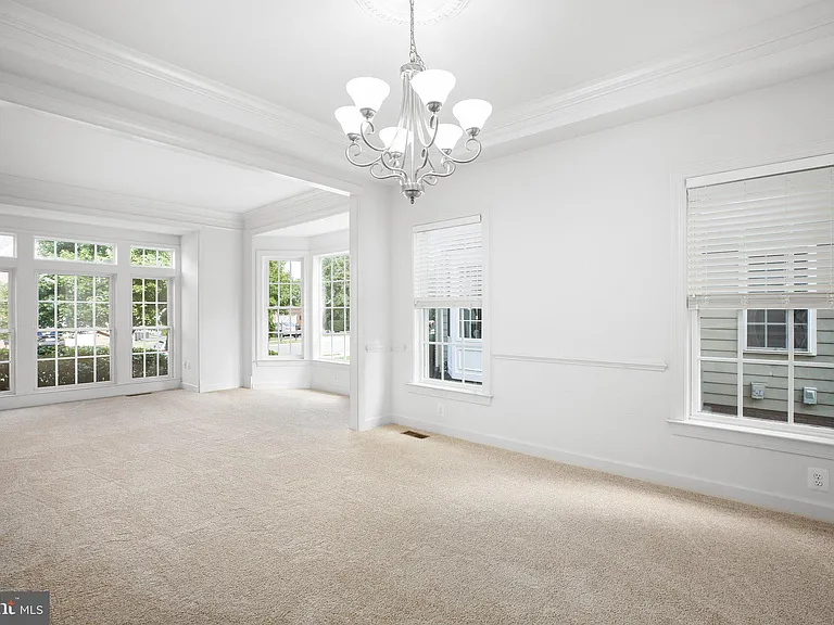 1002 Dorthea Ct — Photo 15