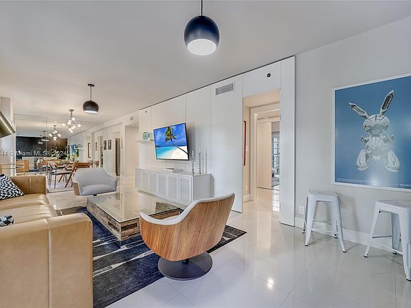 3rd image of 120 Jefferson Ave APT 12018
