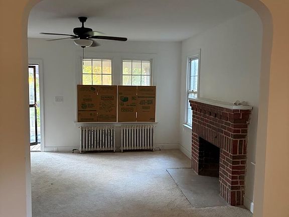 4th image of 2026 Hamlin St NE