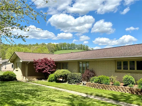 1237 Linn Dr, Belle Vernon, PA 15012