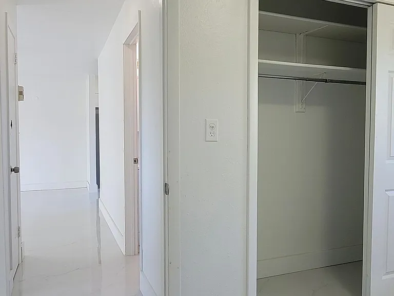615 Joel Blvd #A — Photo 12