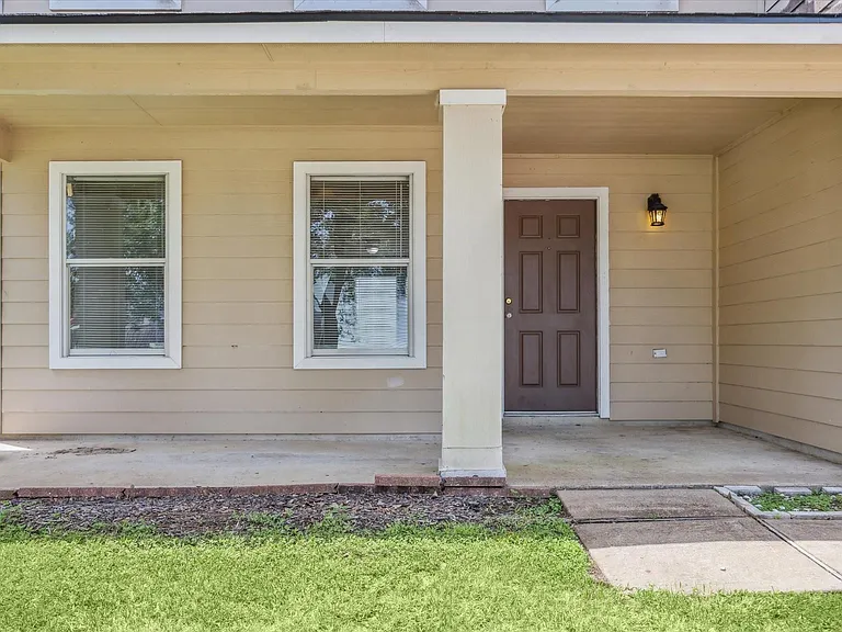 2218 Heath Ridge Ln — Photo 3