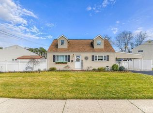 12 Nicholas Dr, Old Bridge, NJ 08857