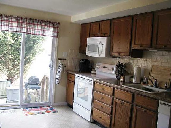 5th image of 650 Windwood Dr