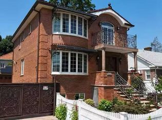 4718 163rd Pl, Flushing, NY 11358