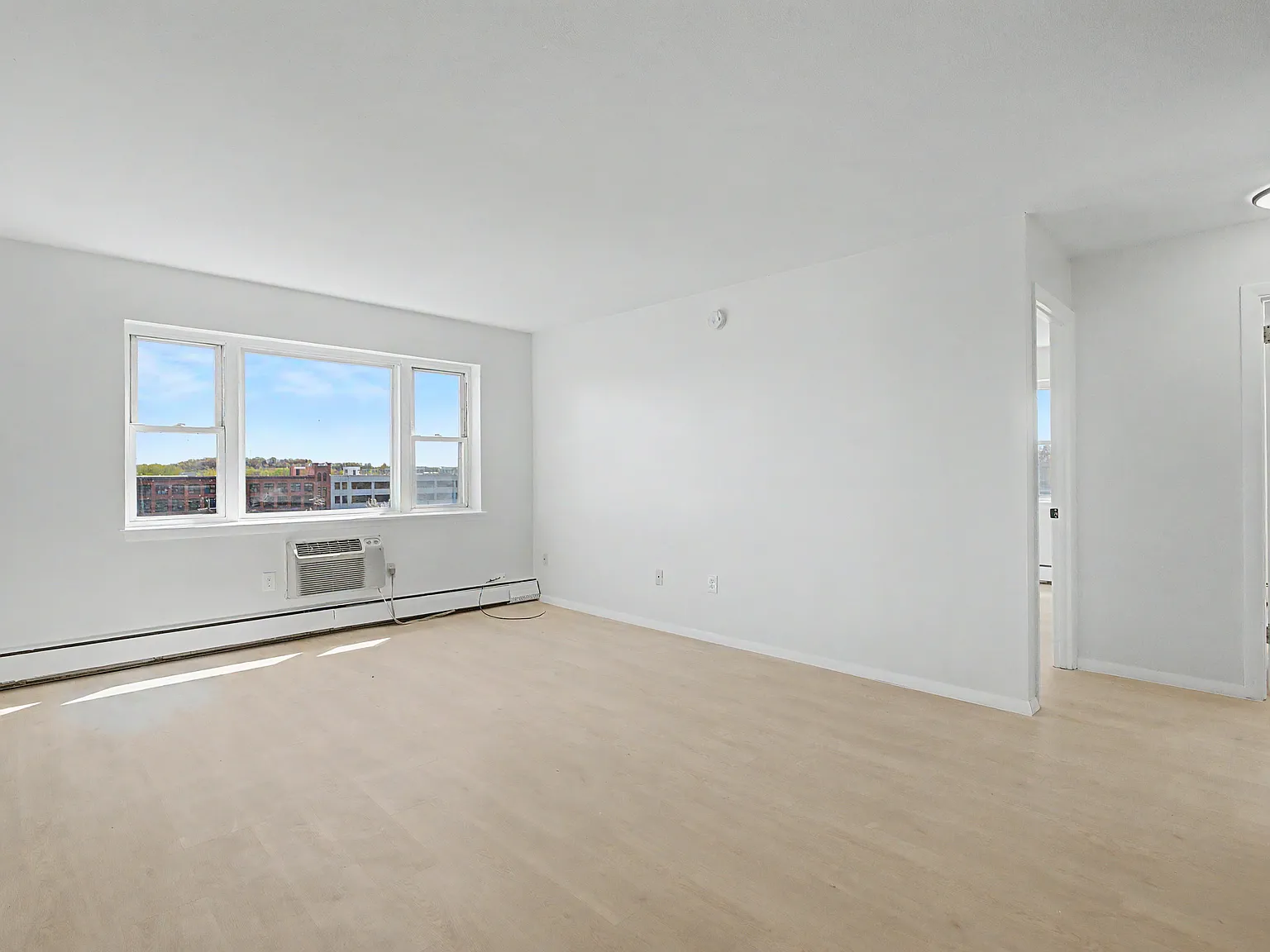 2 bed, 1100 sqft, $1,745 — Photo 2