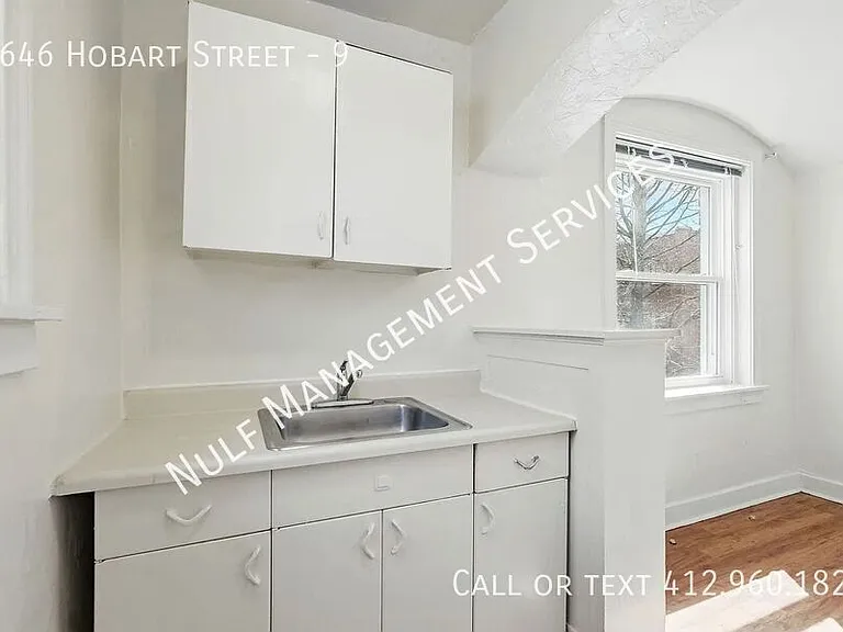 5646 Hobart St #9 — Photo 4