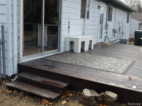 3rd image of 45565 Cornwall St