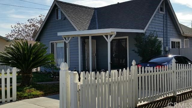 1st image of 836 W Orange Grove Ave
