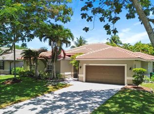 6421 NW 41st St, Pompano Beach, FL 33067