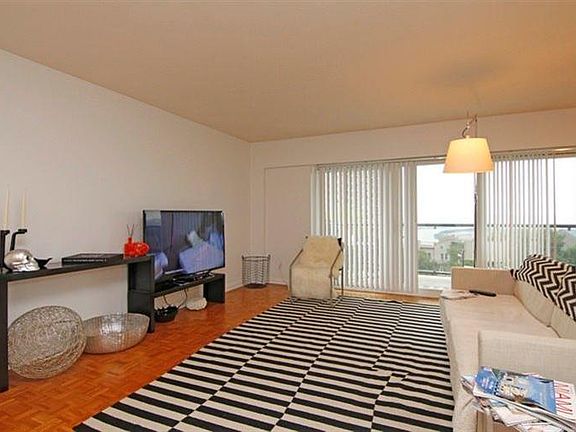 5th image of 2200 Victory Pkwy Unit 1105