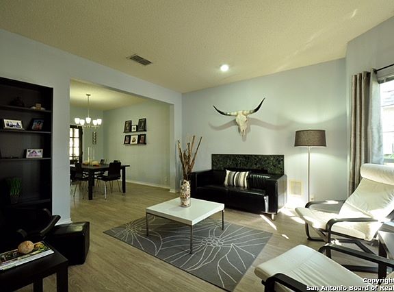 5th image of 9543 Legend Isle Dr