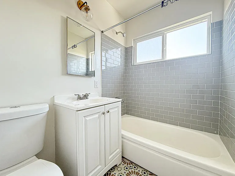 632 Parkman Ave #4 — Photo 10